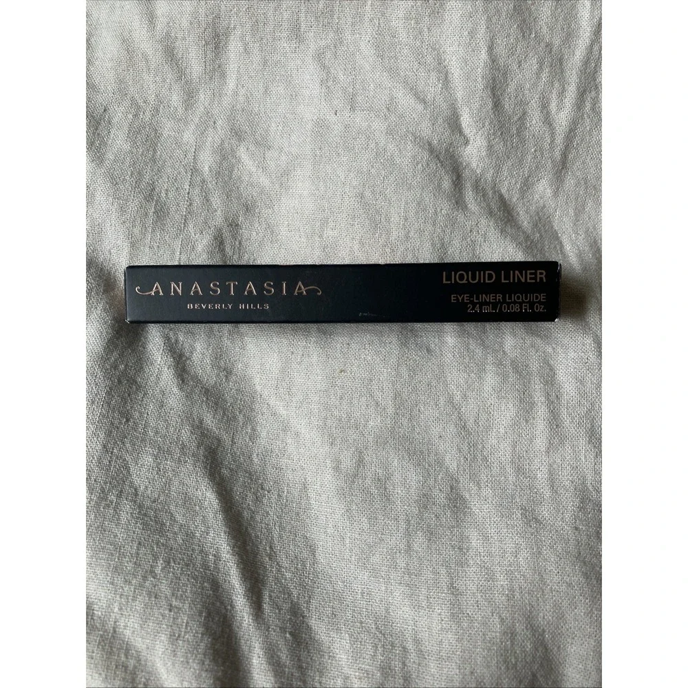 Anastasia Beverly Hills Liquid Matte Eye Liner 1 Pc *Burgundy Highly pigmented